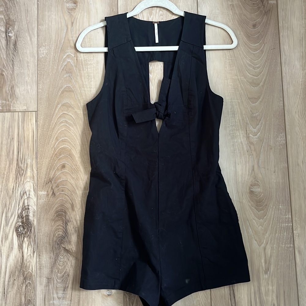 Free People Daisy Front Tie Romper Black Size 6 NEW - Picture 3 of 8